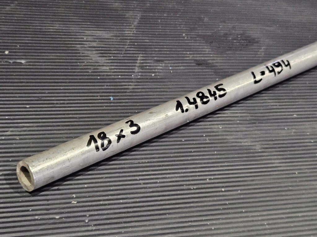 Rura żaroodporna 18,0 x 3,0mm, gat.1.4845, L=~494mm